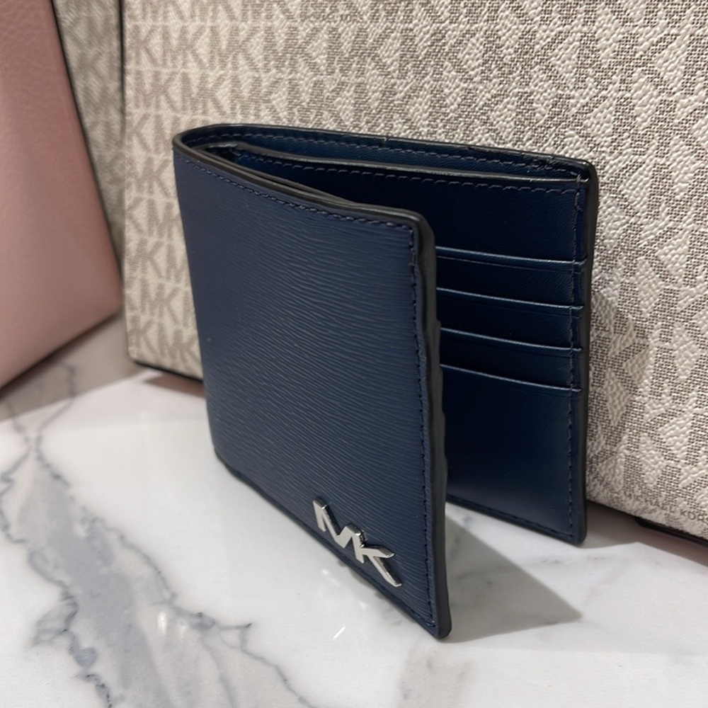 Michael Kors Cooper Billfold Wallet
Navy NWT - Picture 2 of 16